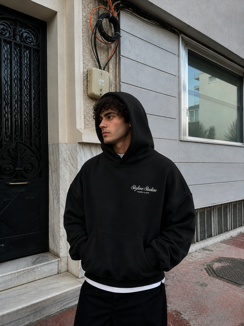 HOODIE ESSENTIAL BLACK